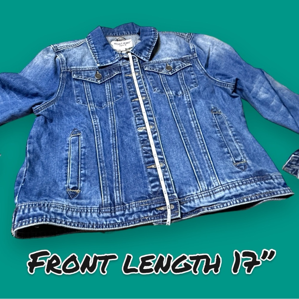 EUC Velvet Heart Embroidered Denim Jacket in Medium Blue Wash. Size Medium 💙🩵 - Picture 9 of 11